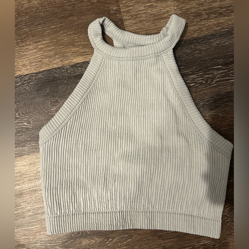 Ribbed aerie tank